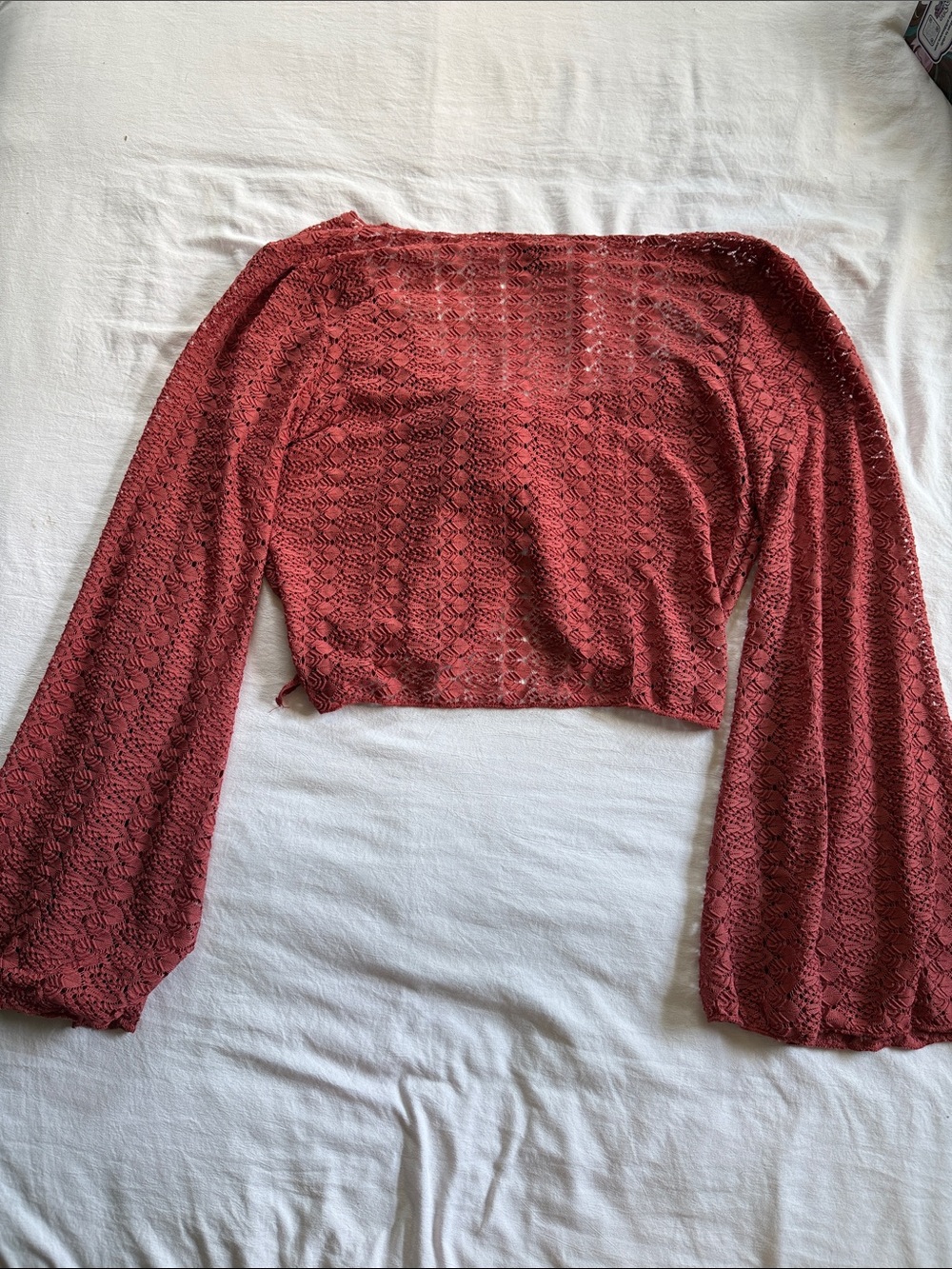 Lace boho cropped bell sleeve shirt - Picture 3 of 3